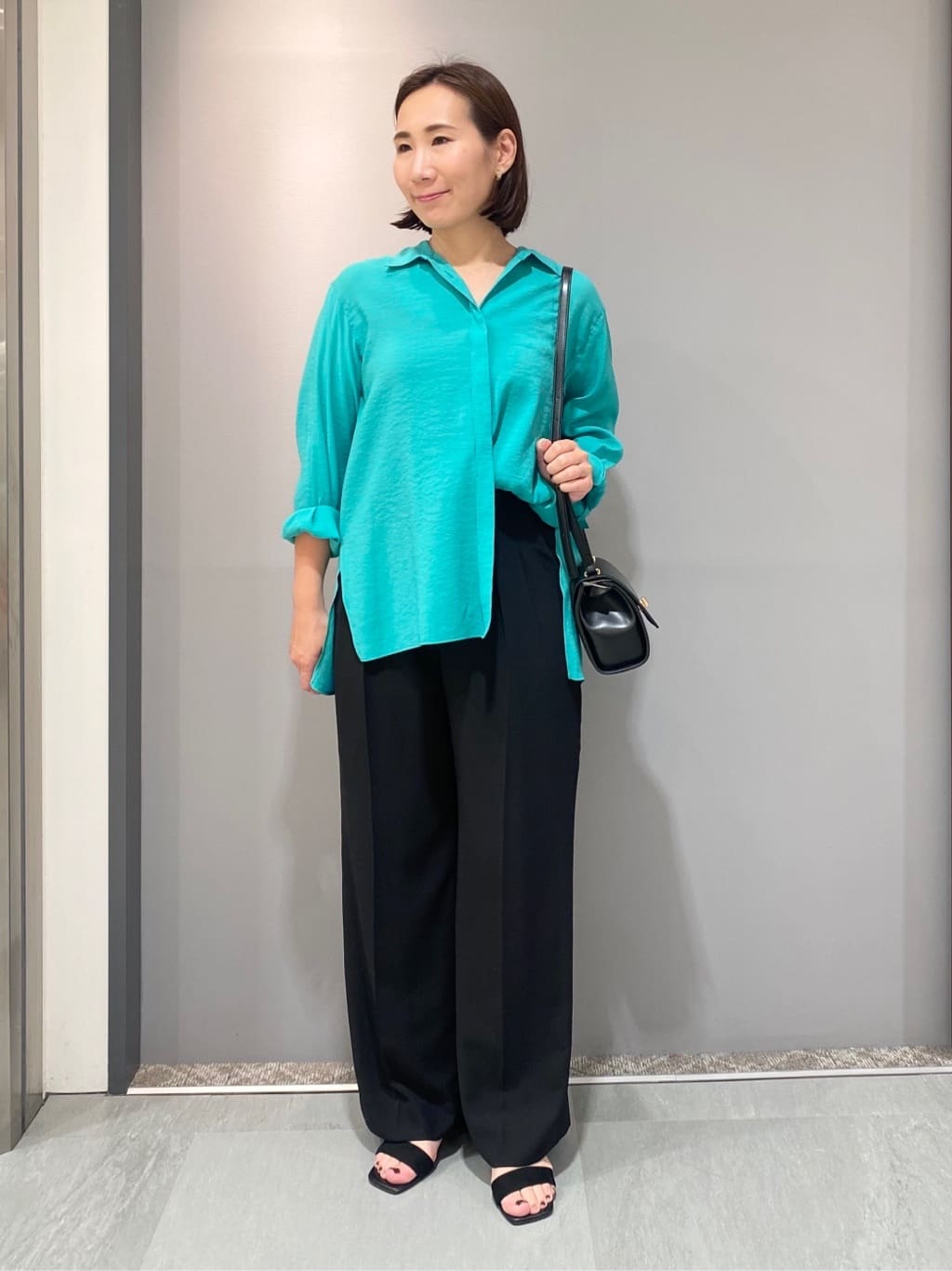 YUKARIさんの「INDIVI｜【体型カバー／清涼感】シアーオーバーシャツ」を使ったコーディネート