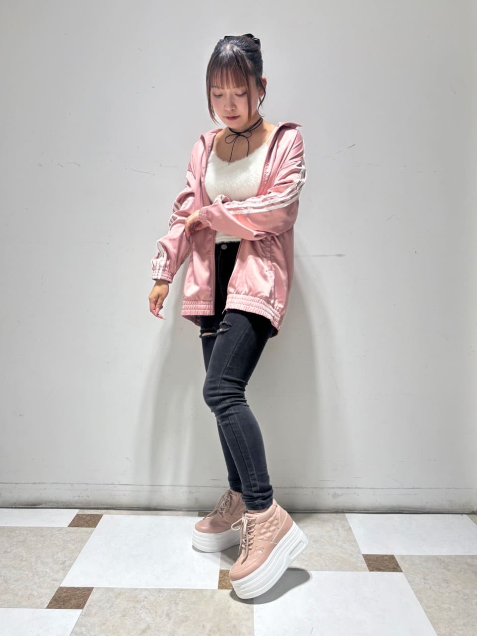 せらら⭐️さんの「ESPERANZA｜【EC先行販売】きゅんフィット厚底フラットキルティングスタッズスニーカー」を使ったコーディネート