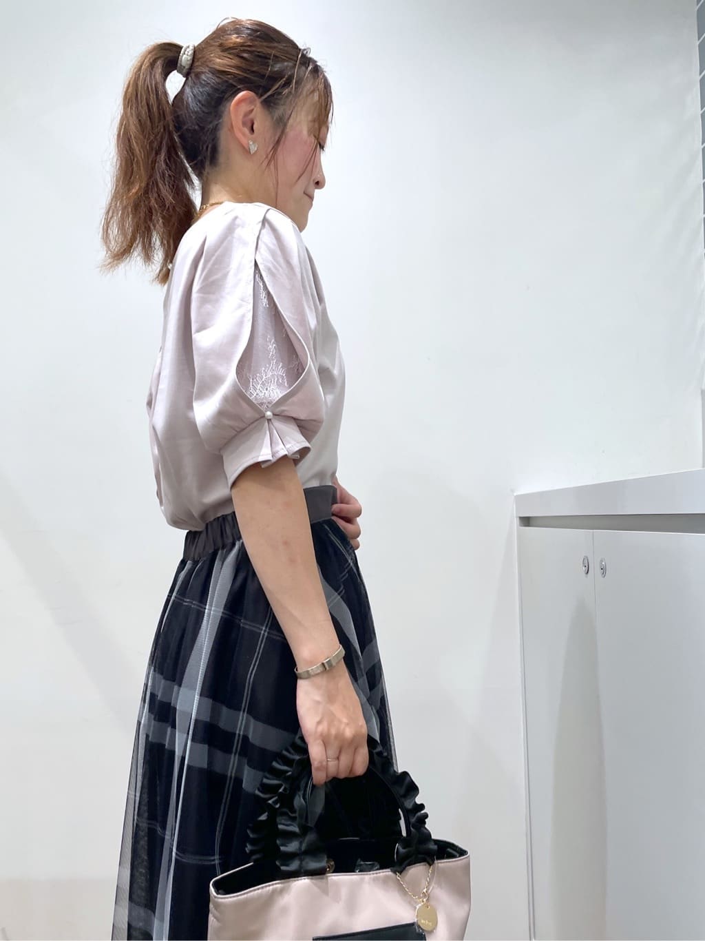 Junさんの「index｜チュールラメチェックフレアスカート【洗濯機洗い可／防シワ】」を使ったコーディネート