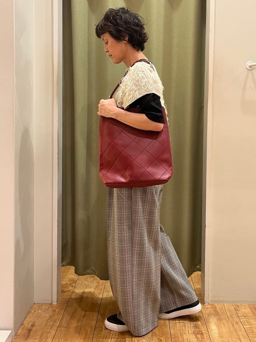 ☆ほしさんの「SHOO･LA･RUE｜【前後2WAY】着るだけで着映える ループヤーンベスト」を使ったコーディネート