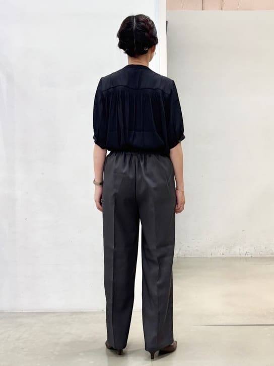 fujiさんの「THE SHOP TK｜【インしなくも決まる】サテンギャザー5分袖ブラウス」を使ったコーディネート