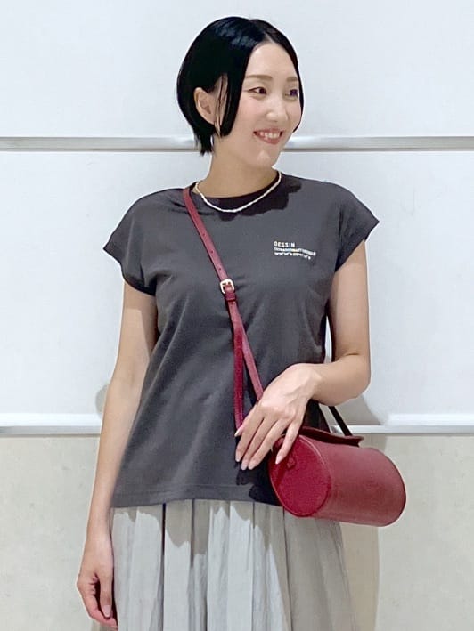 eriko さんの「Dessin｜【洗える】Vネックシャギーベスト」を使ったコーディネート