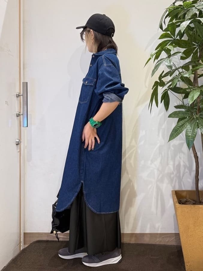 misakiさんの「SHOO･LA･RUE｜【S-LL】ロングシーズン活躍 デニムシャツワンピース」を使ったコーディネート