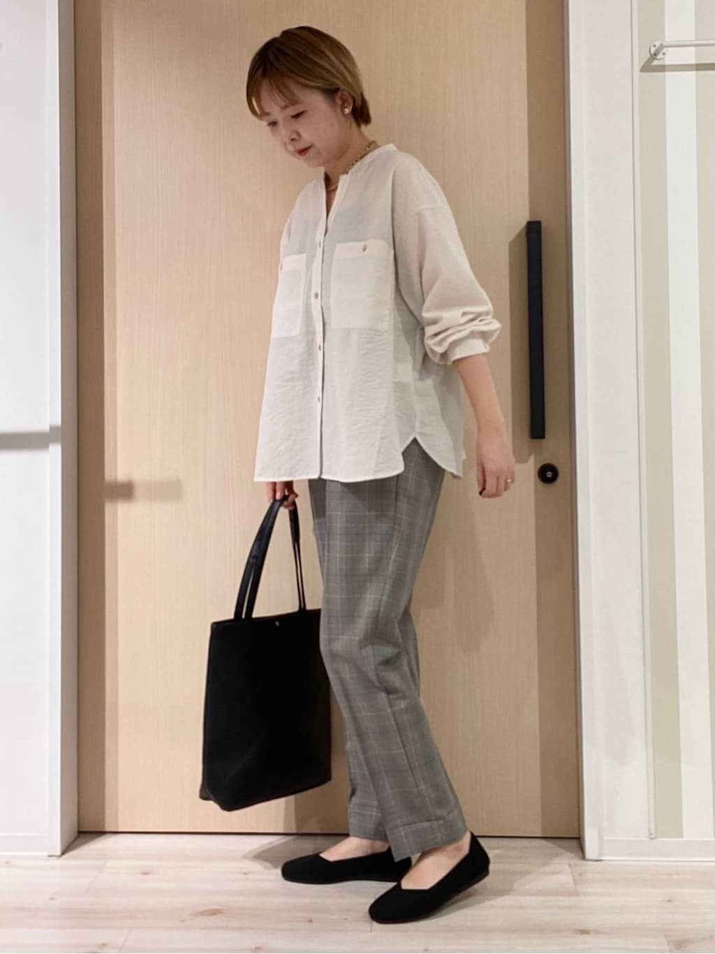 ひらしーさんの「SHOO･LA･RUE｜【高レビュー/SS-LL/美脚シルエット】すっきりきれい見え テーパードパンツ」を使ったコーディネート