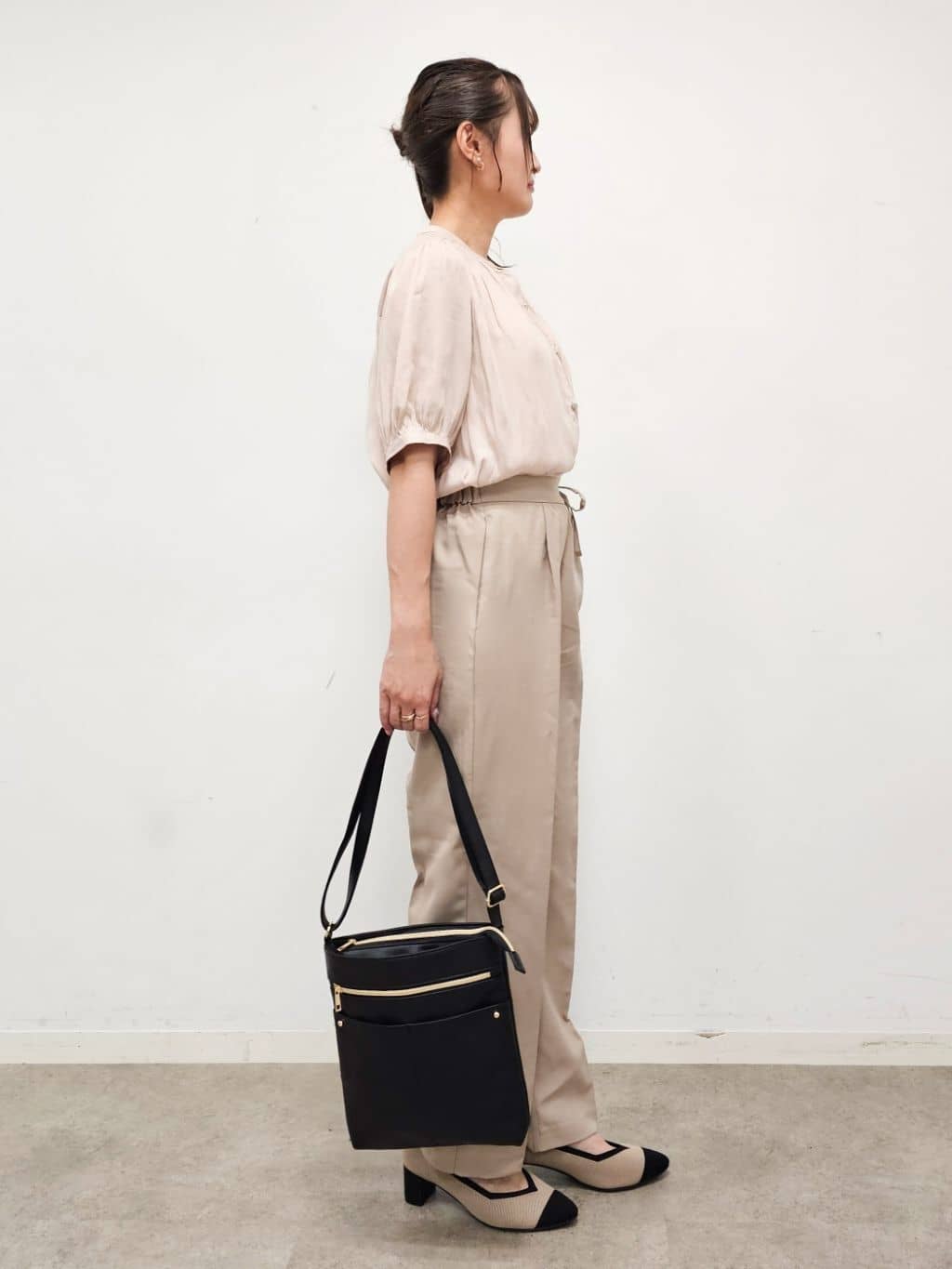 ゆゆさんの「SHOO･LA･RUE｜【洗える/S-LL】大人上品な印象のサテン5分袖ブラウス」を使ったコーディネート