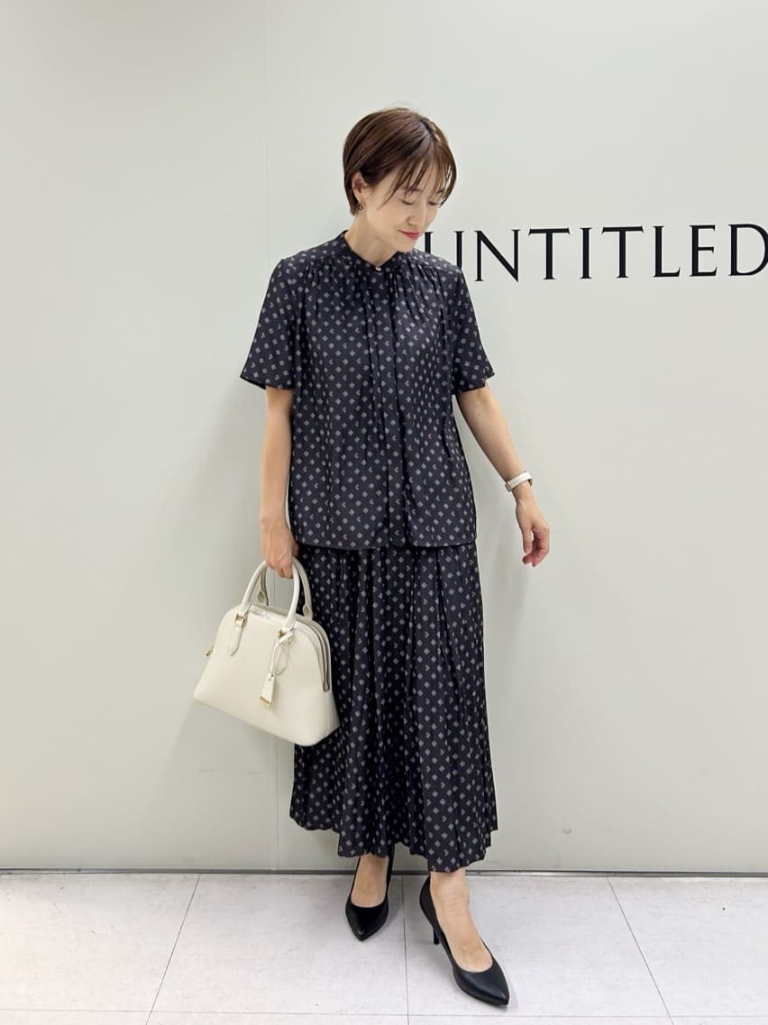 Mikiさんの「UNTITLED｜【セットアップ可/リラクシー/通勤】スクエアジオメ柄ブラウス」を使ったコーディネート
