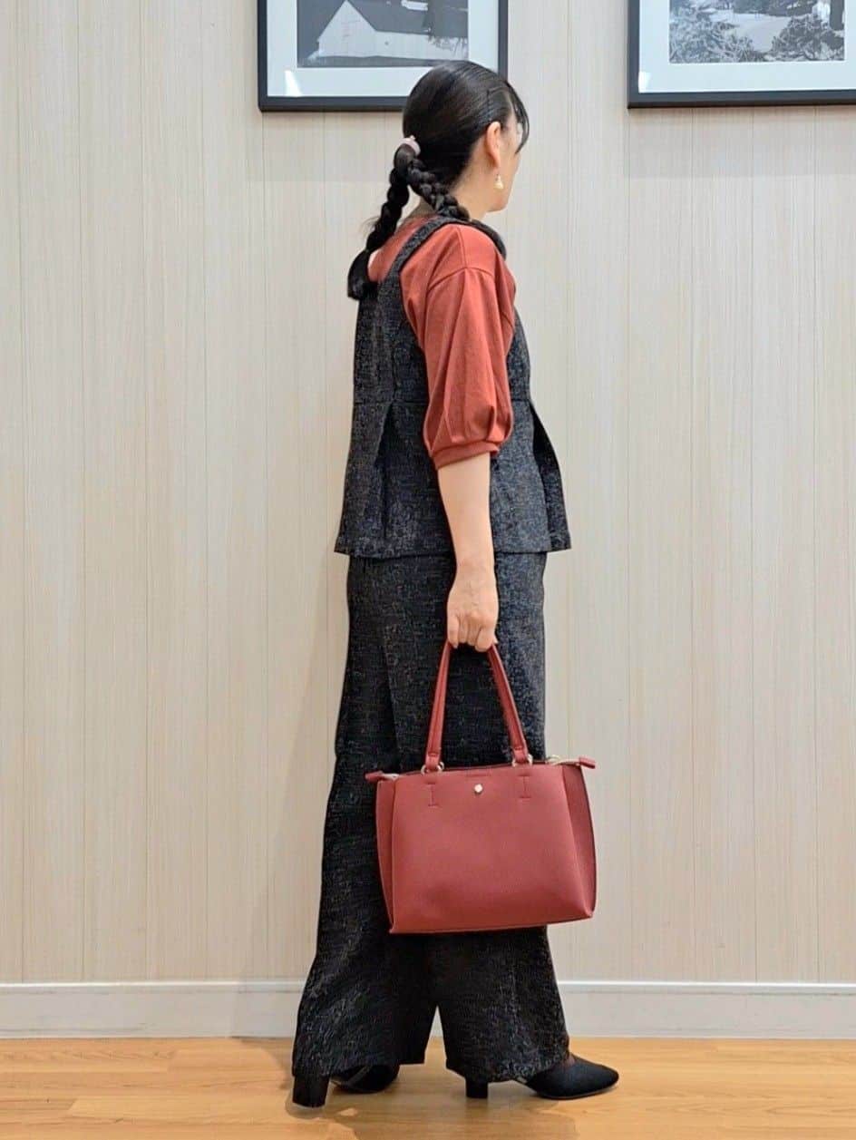 Saoさんの「SHOO･LA･RUE｜【2点セット】着るだけで決まる クラシカルなツイード調セットアップ」を使ったコーディネート