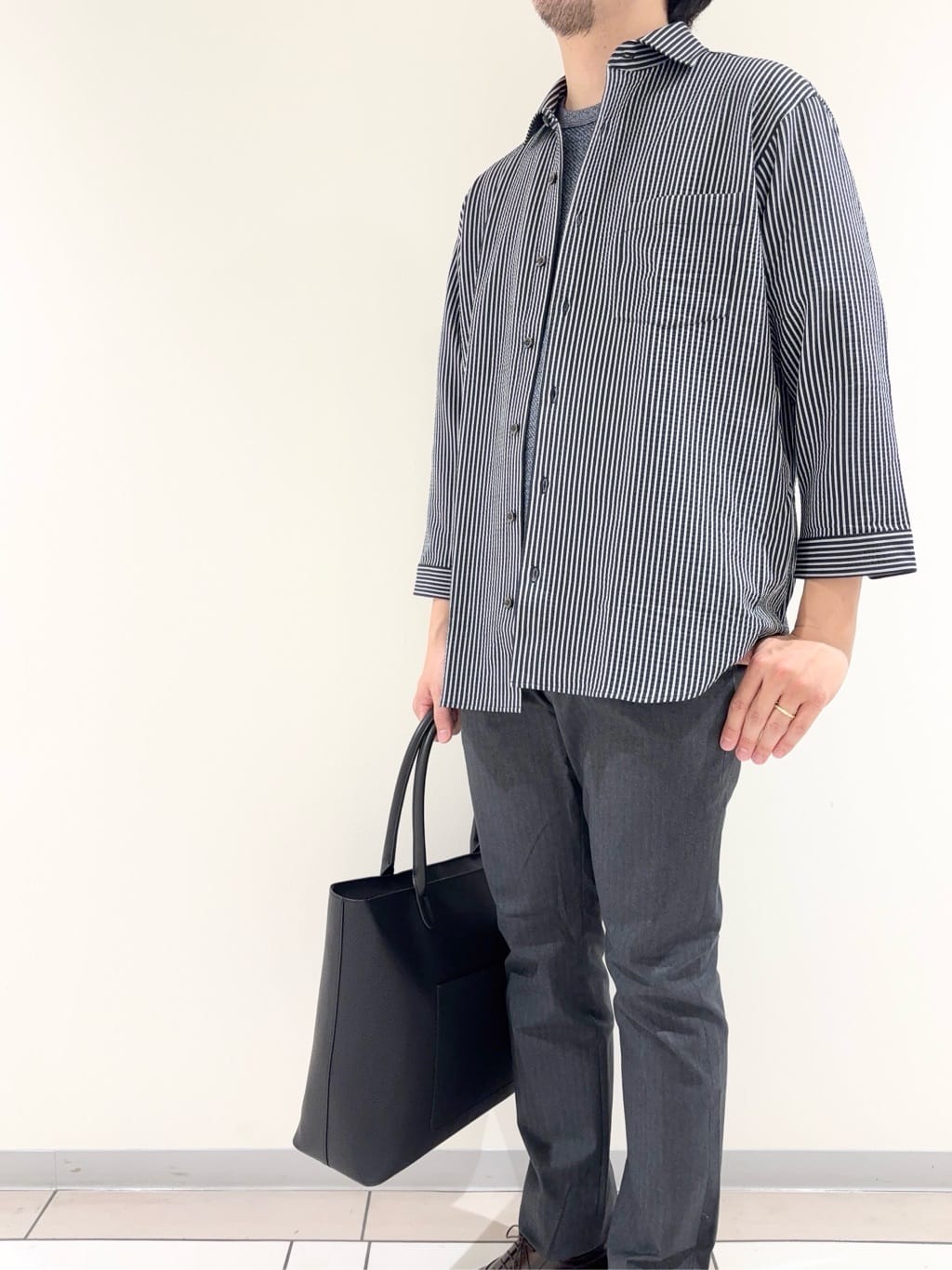 及川さんの「TAKEO KIKUCHI｜【Made in JAPAN】播州織 ヘリンボン ストレート パンツ」を使ったコーディネート