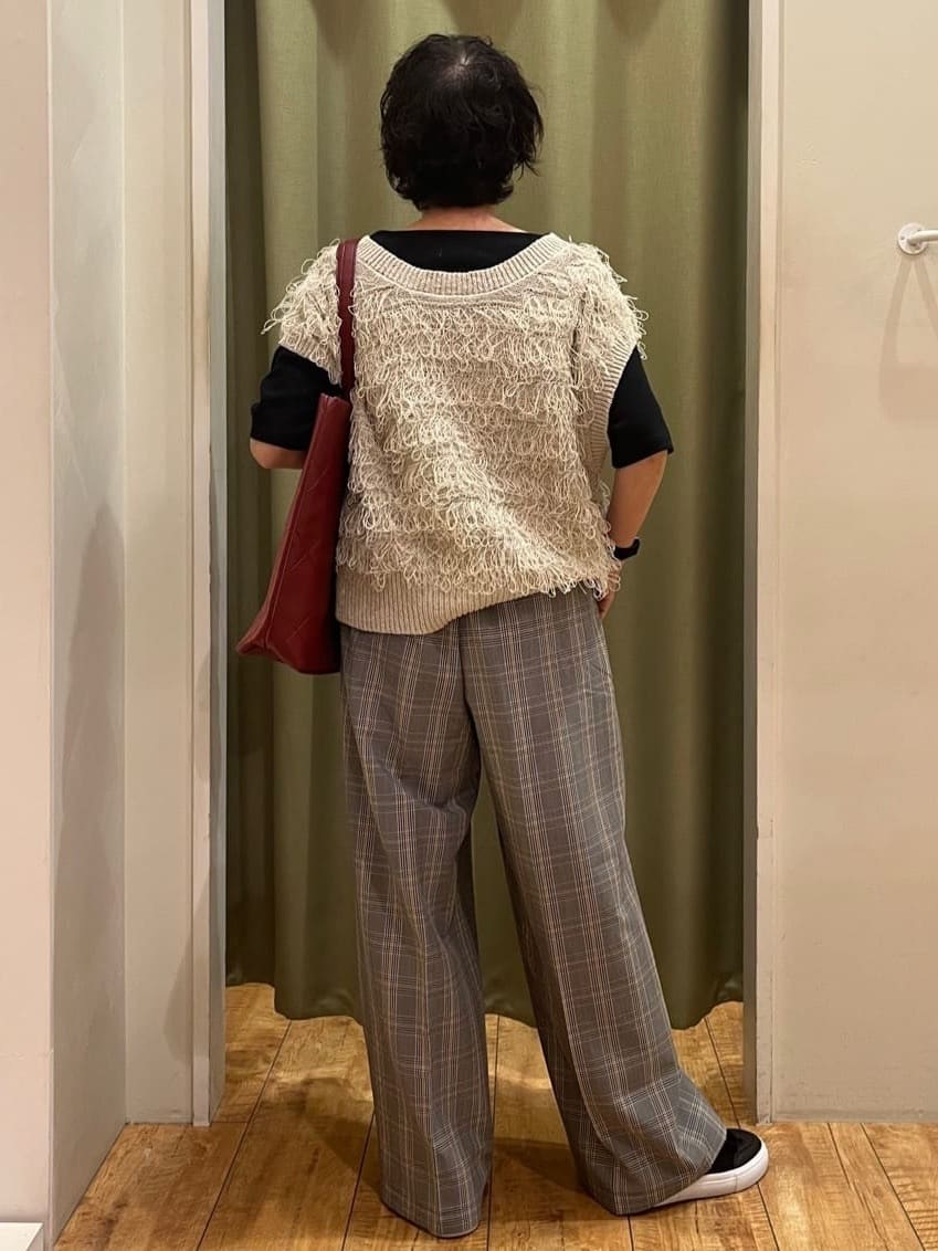 ☆ほしさんの「SHOO･LA･RUE｜【前後2WAY】着るだけで着映える ループヤーンベスト」を使ったコーディネート