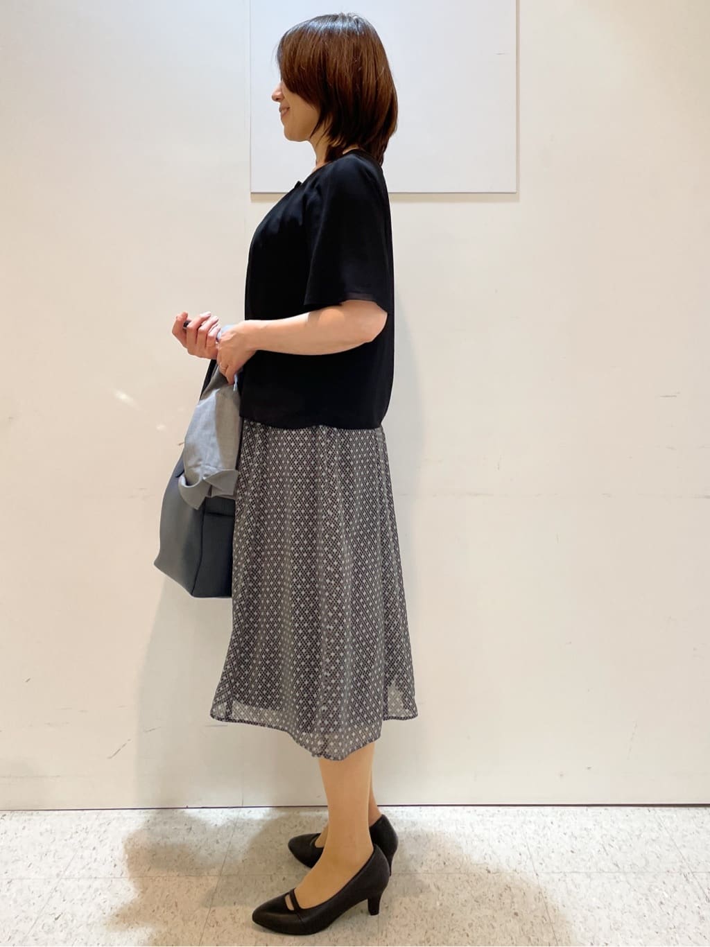 めいさんの「Reflect｜【一枚着で着映え◎／ジャケットのインナーにも】フロント開きブラウス」を使ったコーディネート