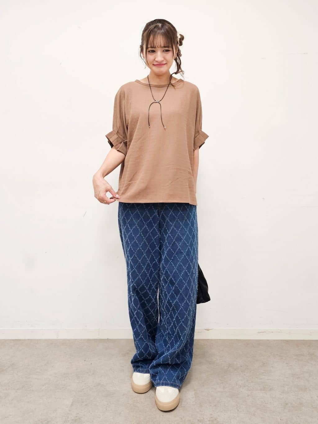 ゆゆさんの「SHOO･LA･RUE｜【洗える】お袖のタックがアクセント インせず着られる さらさらドルマントップス」を使ったコーディネート