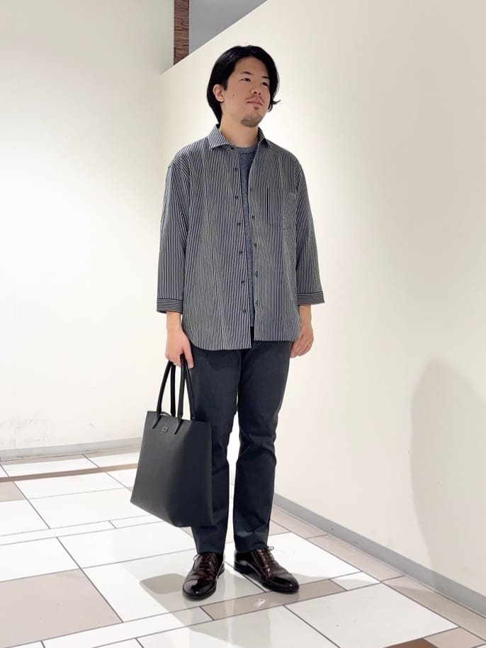 及川さんの「TAKEO KIKUCHI｜【Made in JAPAN】播州織 ヘリンボン ストレート パンツ」を使ったコーディネート