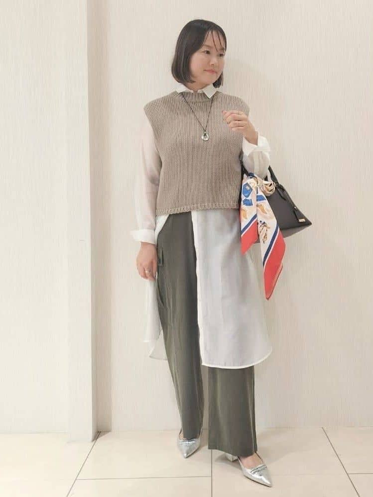 naokoさんの「UNTITLED｜【レイヤード/前ボタン】2WAYニットベスト」を使ったコーディネート