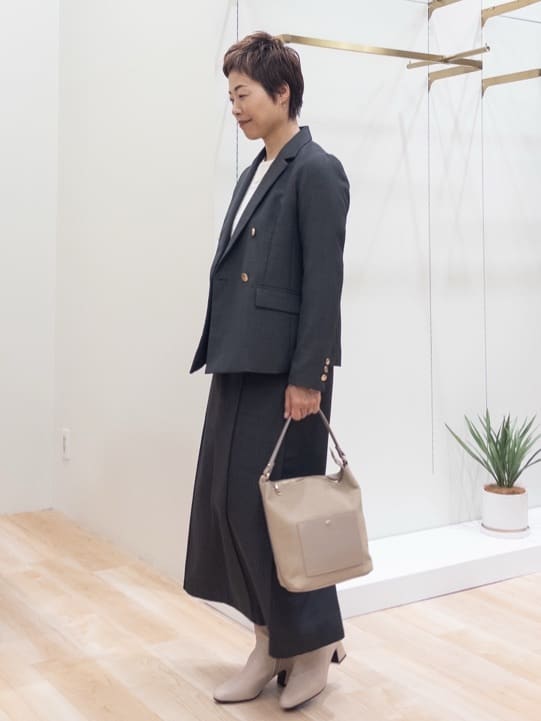 シュウコさんの「grove｜【ひんやり多機能】やわらかドライタッチ 袖口シアードッキングプルオーバー」を使ったコーディネート