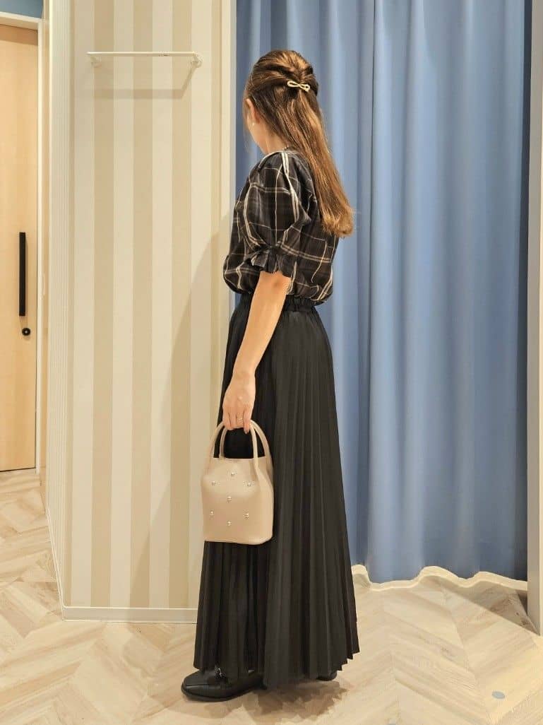 Ikumiさんの「SHOO･LA･RUE｜【S-LL/5分袖】お袖タックできれいに魅せる 大人のチェックブラウス」を使ったコーディネート