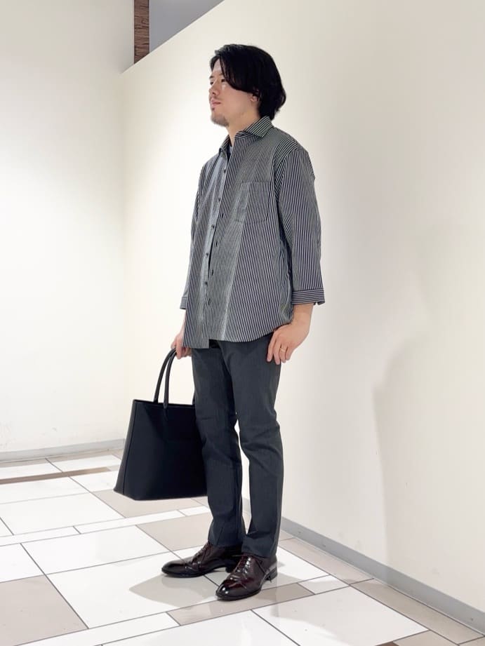 及川さんの「TAKEO KIKUCHI｜【Made in JAPAN】播州織 ヘリンボン ストレート パンツ」を使ったコーディネート