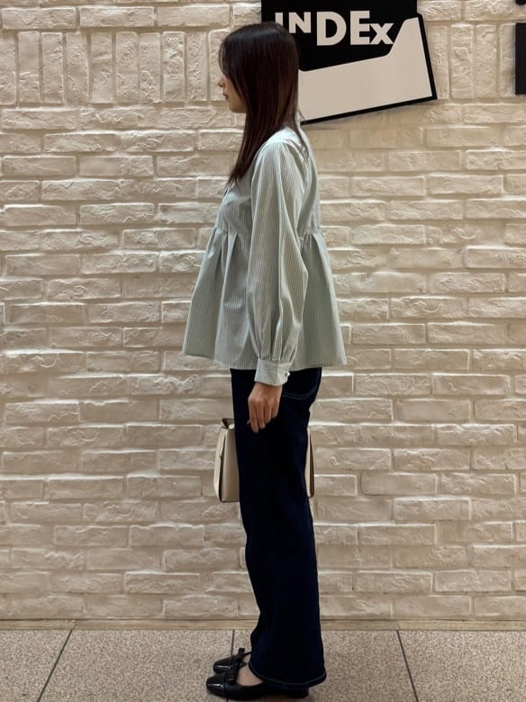 mihaさんの「index｜《丈が選べる》ストレートデニムパンツ【洗濯機洗い可】」を使ったコーディネート