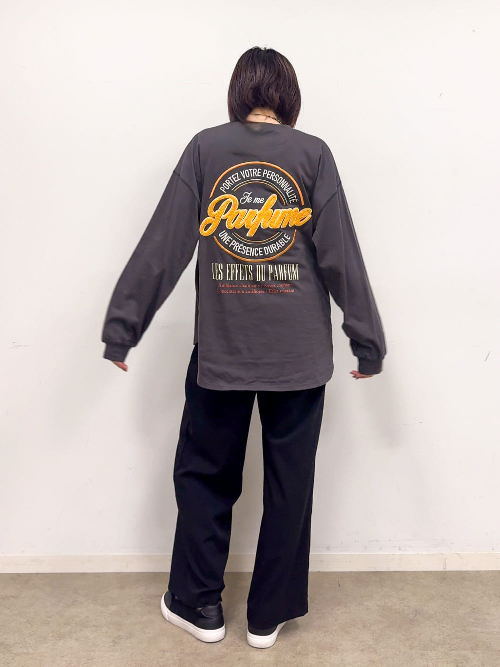 𝐜𝐡𝐢𝐤𝐚さんの「SHOO･LA･RUE｜グラフィックアソート BIGロンT」を使ったコーディネート