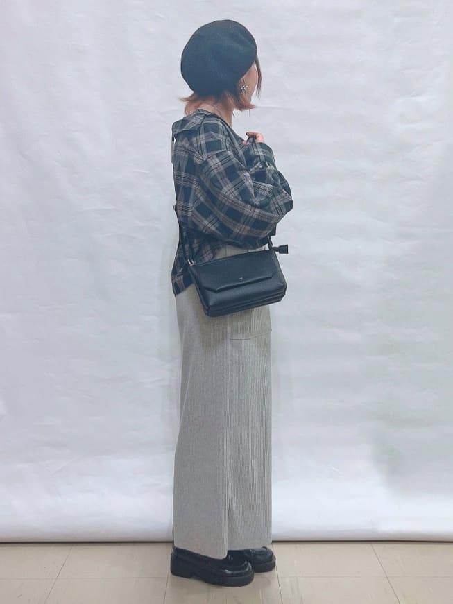 YUIさんの「SHOO･LA･RUE｜【洗える/ひんやり／前後2WAY】テレコタンクトップ」を使ったコーディネート