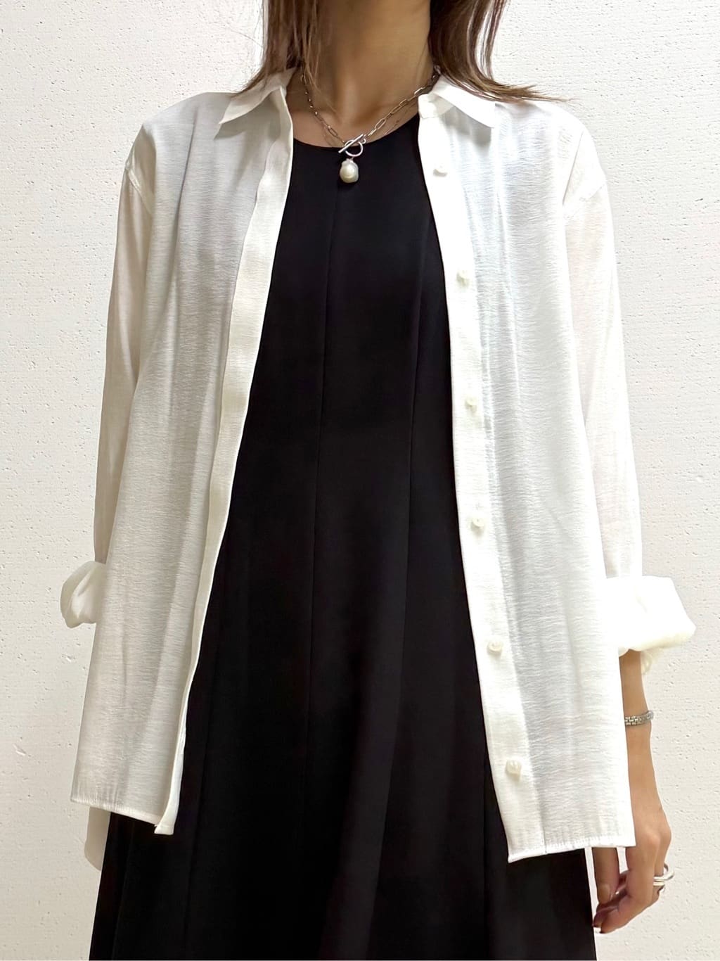 mamiさんの「INDIVI｜【美シルエット】ノースリーブワンピース」を使ったコーディネート
