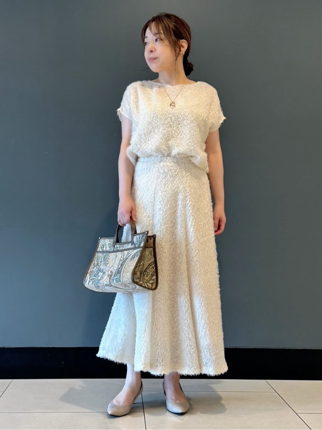 yukiさんの「UNTITLED｜【セットアップ可/洗える】フェザーフレンチスリーブブラウス」を使ったコーディネート