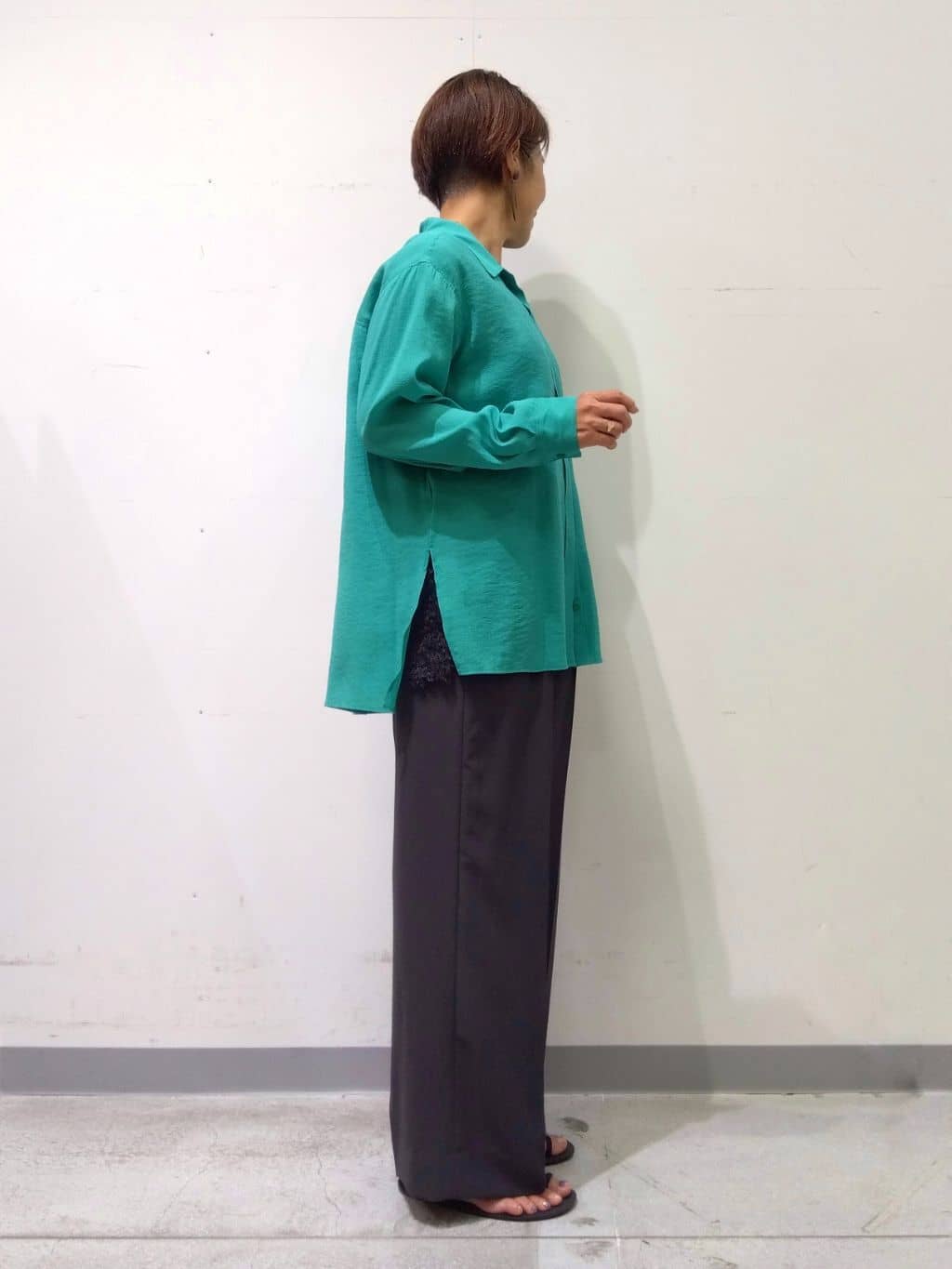 Kさんの「INDIVI｜【体型カバー／清涼感】シアーオーバーシャツ」を使ったコーディネート