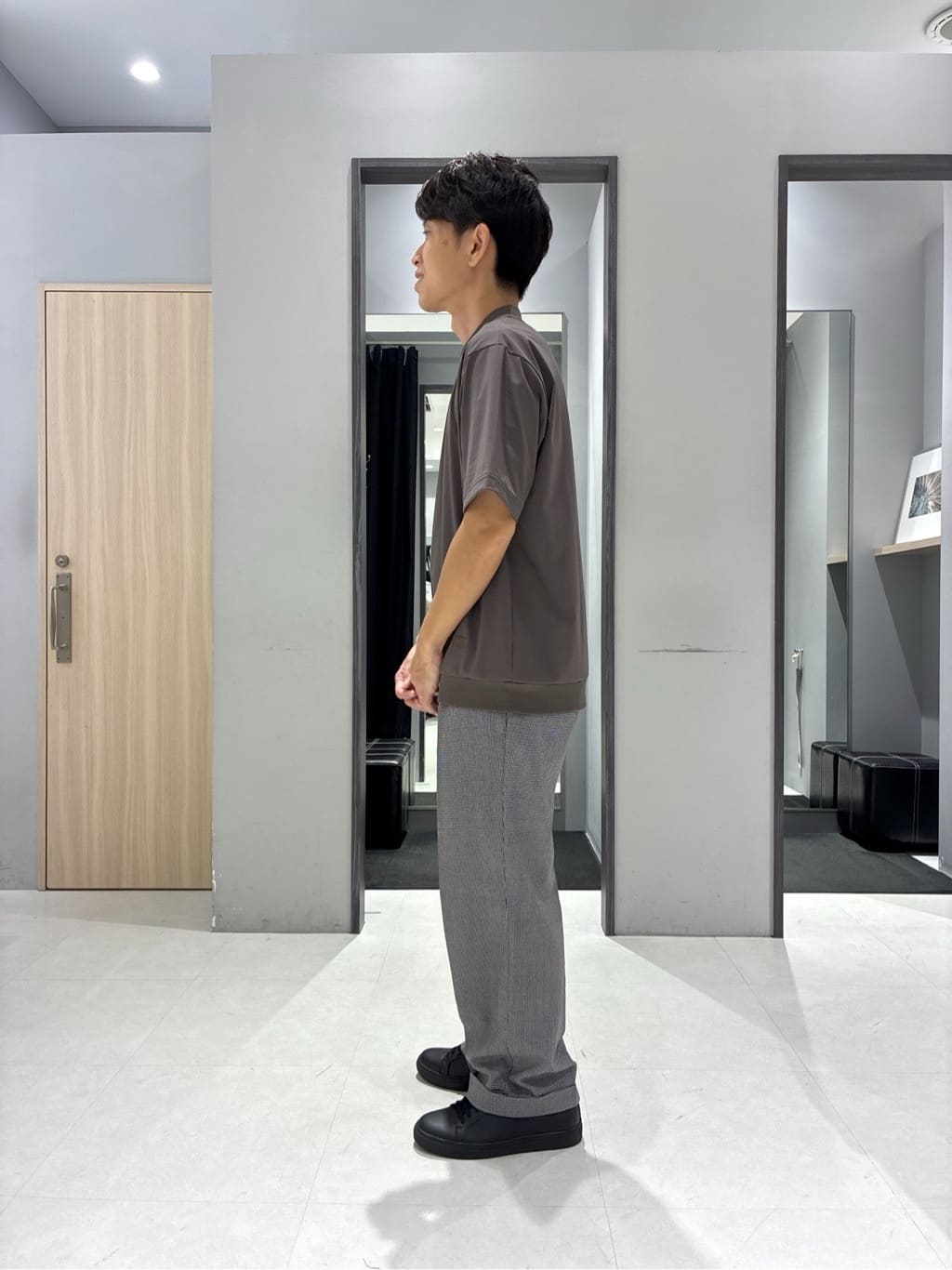 わいずみさんの「TAKEO KIKUCHI｜【3D ナイロン ストレッチ】ジップアップ フードブルゾン」を使ったコーディネート