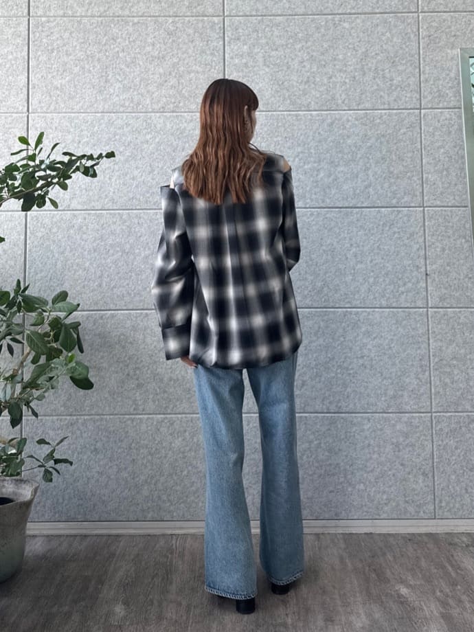 designer yukaさんの「CODE A｜shadow check over shirt」を使ったコーディネート
