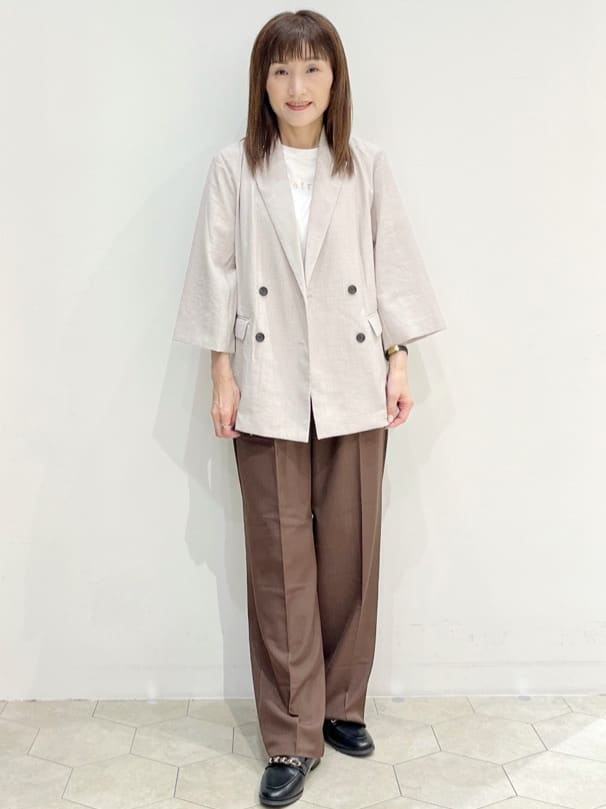 yukariさんの「OPAQUE.CLIP｜メタリック刺繍ロゴTシャツ【接触冷感／洗濯機洗い可】」を使ったコーディネート