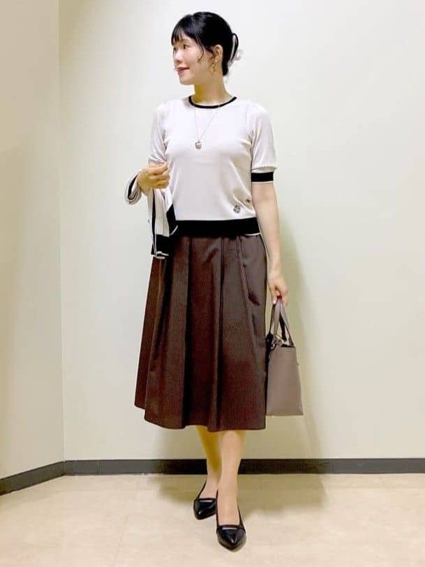 beni_gingerさんの「Reflect｜【WEB先行カラーあり／手洗い可／アンサンブル可】バイカラーカーディガン」を使ったコーディネート