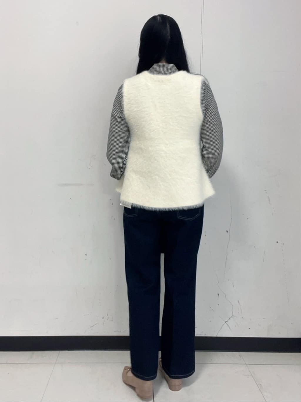Hitomiさんの「index｜《andGIRL掲載》フェザーペプラムジレ【洗濯機OK／抗ピル】」を使ったコーディネート