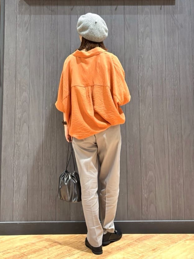 meiさんの「SHOO･LA･RUE｜【洗える/S-LL/5分袖】1枚でも羽織としても。さらさらドレープシャツ」を使ったコーディネート