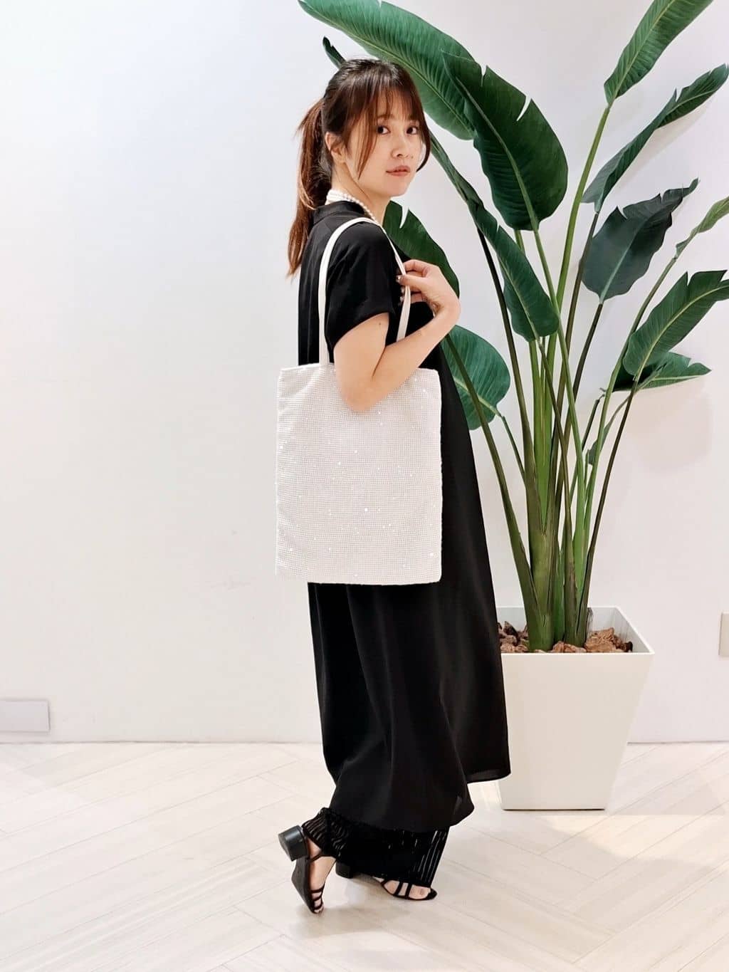 YuKaRiさんの「UNTITLED｜【洗える／セットアップ可能】ラッセルワイドパンツ」を使ったコーディネート