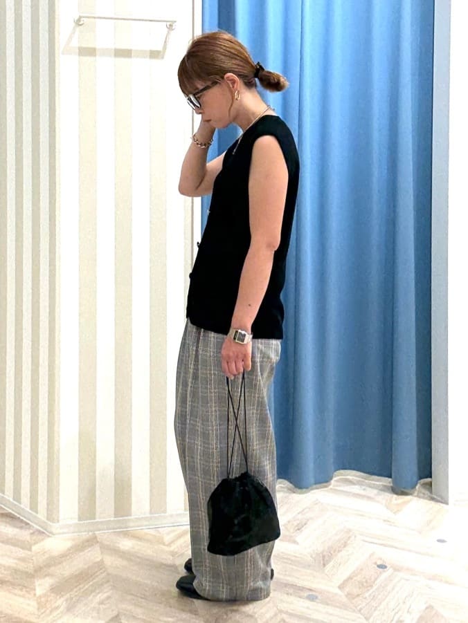 えみ子さんの「SHOO･LA･RUE｜【洗濯機可/S-LL】すっきり上品きれい見え タックワイドパンツ」を使ったコーディネート
