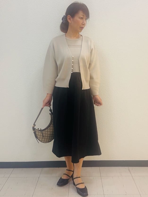 ⭐︎Eimi⭐︎さんの「Reflect｜【一枚で着映える◎／セットアップ可】ニット&times;タフタドッキングワンピース」を使ったコーディネート