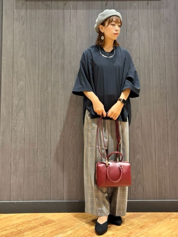 meiさんの「SHOO･LA･RUE｜【S-LL/洗濯後しわになりにくい】バックギャザーがアクセント スッキパーブラウス」を使ったコーディネート