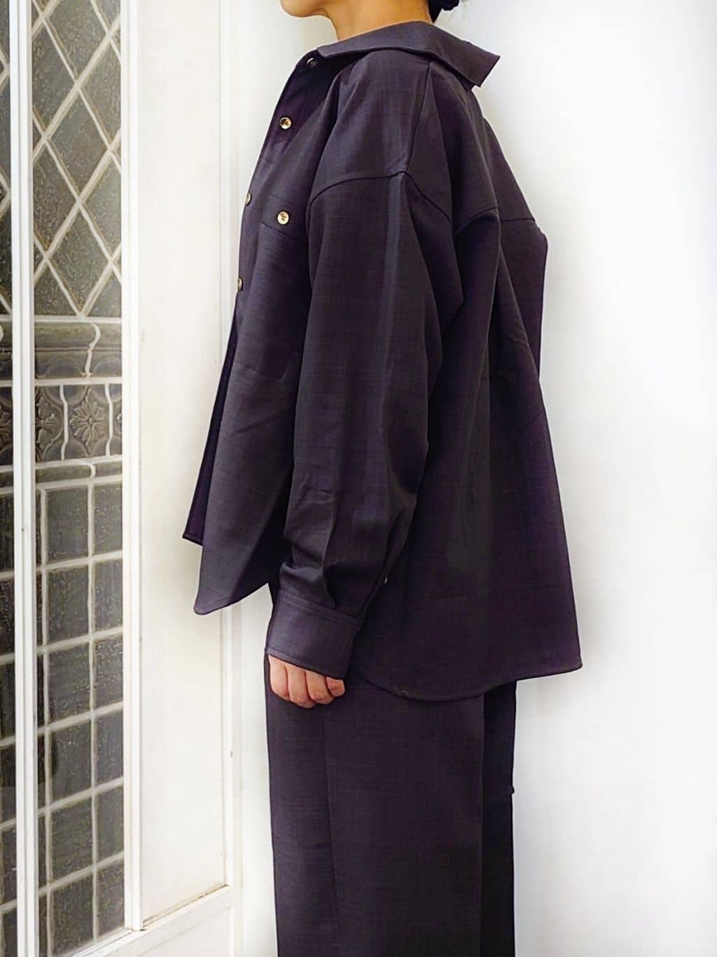 ひろみんさんの「grove｜【カセット服/選べる着丈】洗濯機で洗えるオーバーシャツ」を使ったコーディネート