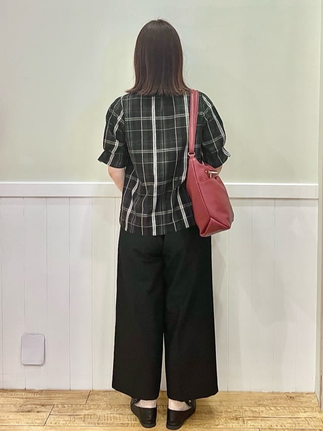 FUJIさんの「SHOO･LA･RUE｜【S-LL/5分袖】お袖タックできれいに魅せる 大人のチェックブラウス」を使ったコーディネート