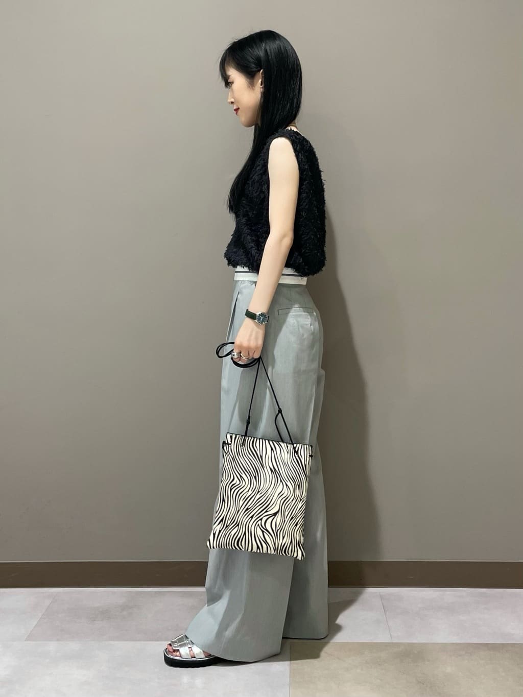 KEIKOさんの「INDIVI｜【体型カバー／清涼感】シアーオーバーシャツ」を使ったコーディネート