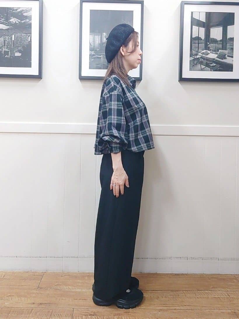 nao.さんの「SHOO･LA･RUE｜【洗濯機可/S-LL】すっきり上品きれい見え タックワイドパンツ」を使ったコーディネート