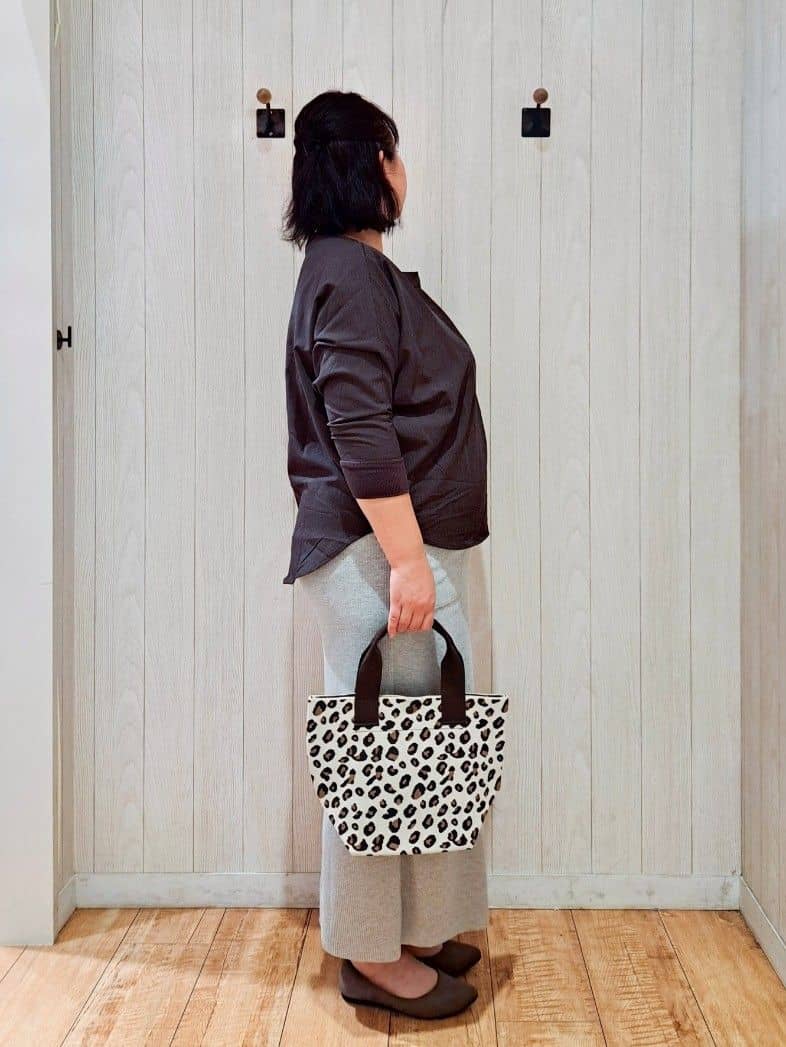 kotomiさんの「SHOO･LA･RUE｜【高レビュー/洗濯後しわになりにくい】1枚でサマ見え 8分袖ドルマンブラウス」を使ったコーディネート