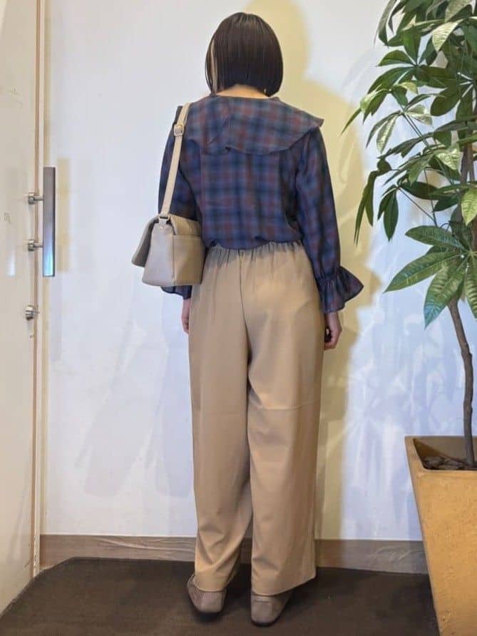 TOWAさんの「SHOO･LA･RUE｜【S-LL】腰まわりや太ももを自然にカバー タックワイドパンツ」を使ったコーディネート