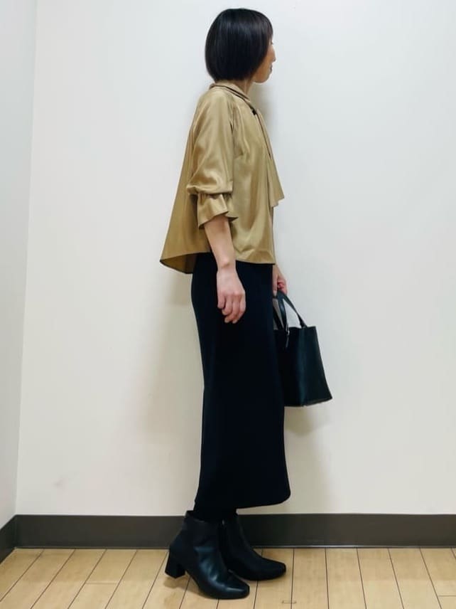 Riiさんの「Reflect｜【キレイめスタイル／通勤におすすめ◎】ボウタイシャンブレーカラーブラウス」を使ったコーディネート