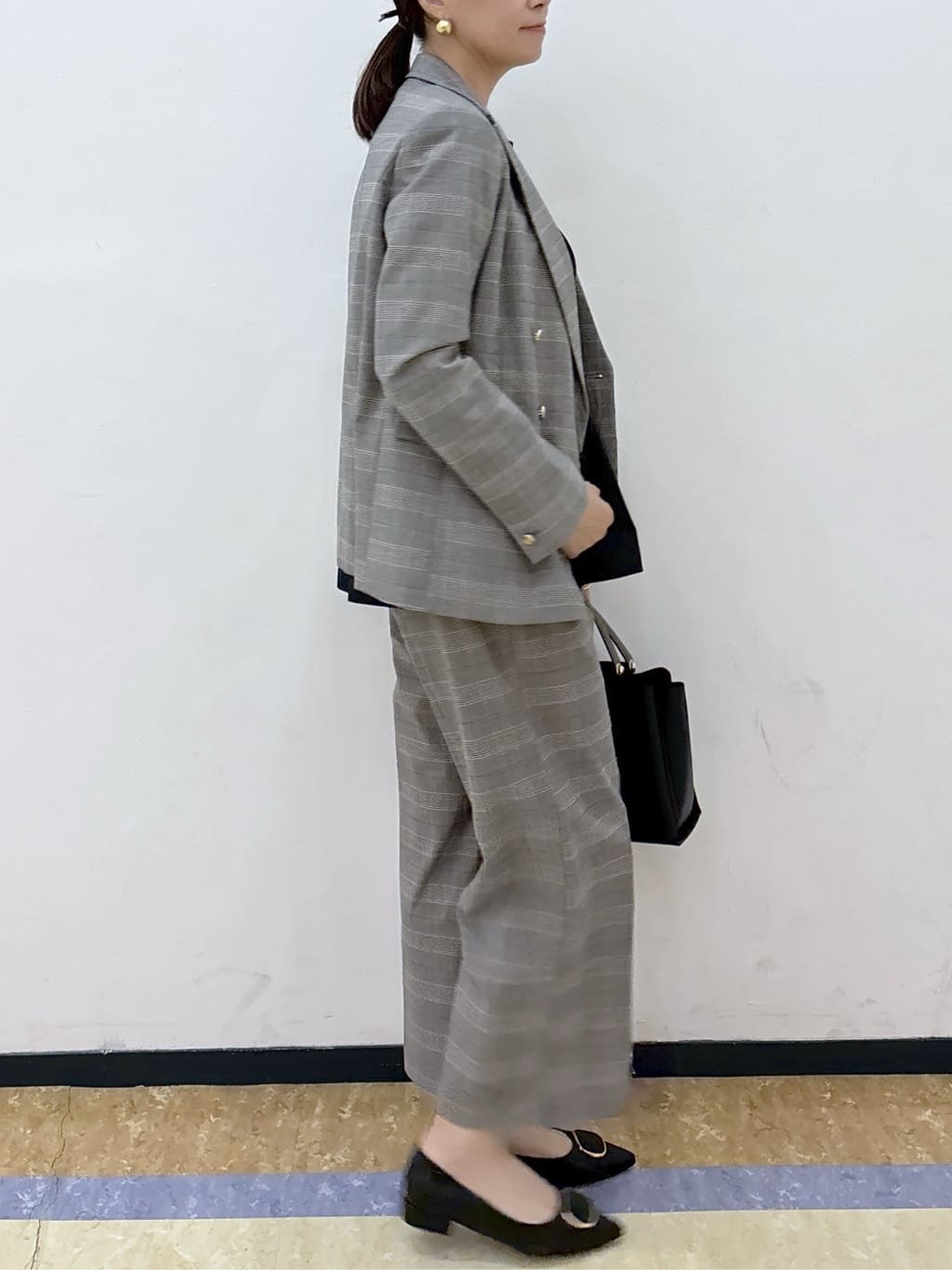 akariさんの「index｜ワイドストレートパンツ／セットアップ対応可【洗濯機OK／イージーアイロン】」を使ったコーディネート