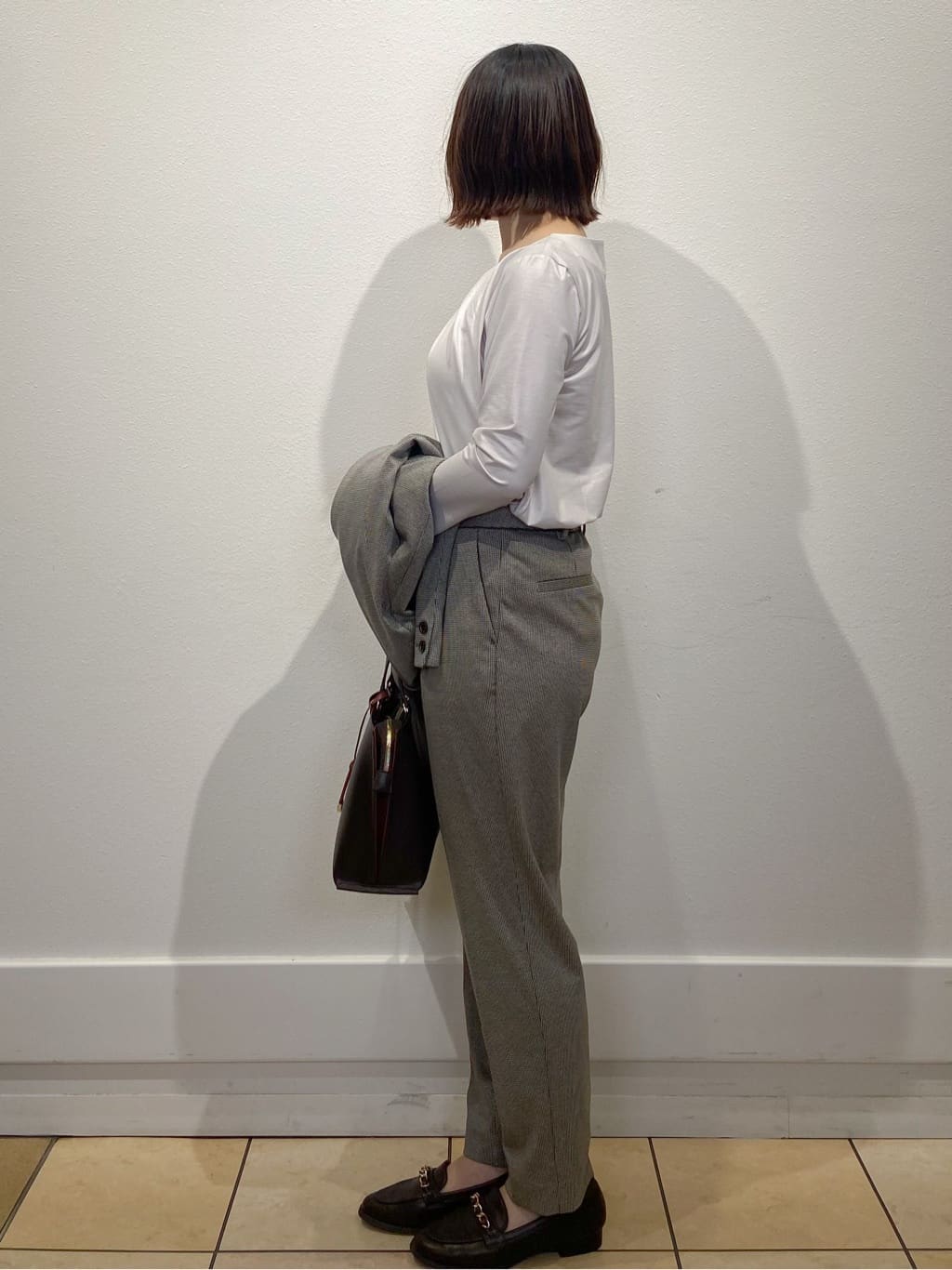 kimiさんの「index｜《丈が選べる》ストレッチテーパードパンツ／セットアップ対応【洗濯機OK／イージーアイロン】」を使ったコーディネート