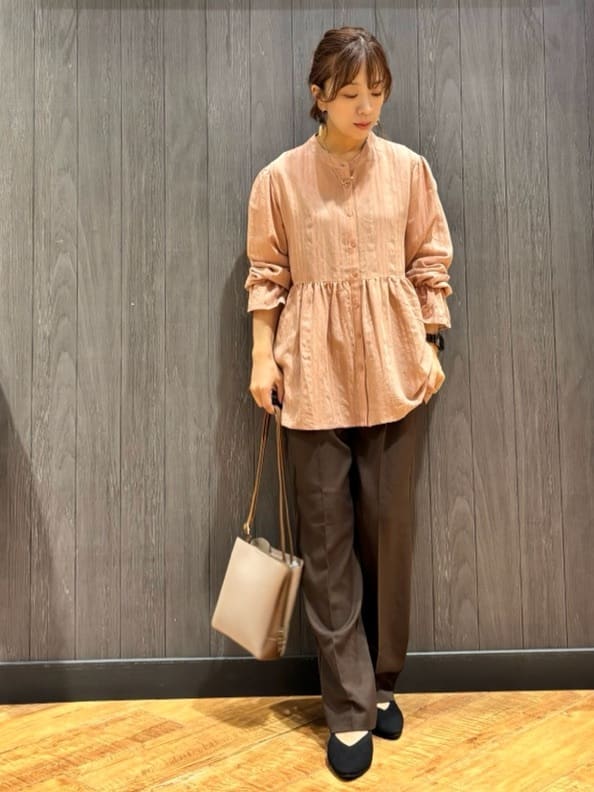 meiさんの「SHOO･LA･RUE｜【S-LL】大人フェミニン ペプラム風フリルブラウス」を使ったコーディネート