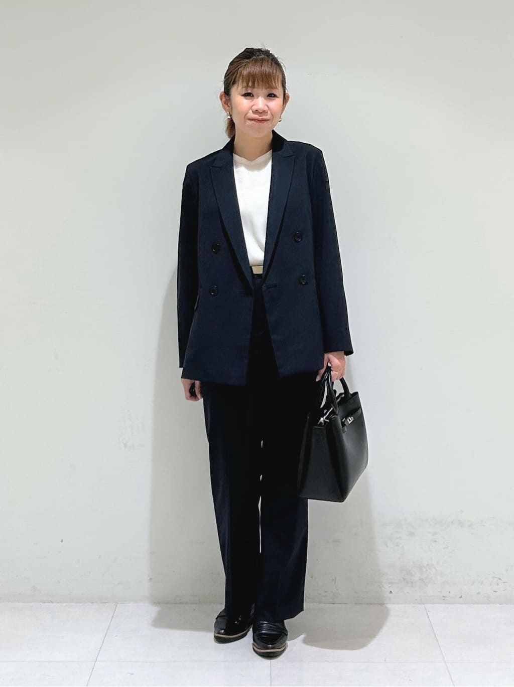 tsuyuさんの「INDIVI｜【セットアップ可能】スエード調サテンブラウス」を使ったコーディネート