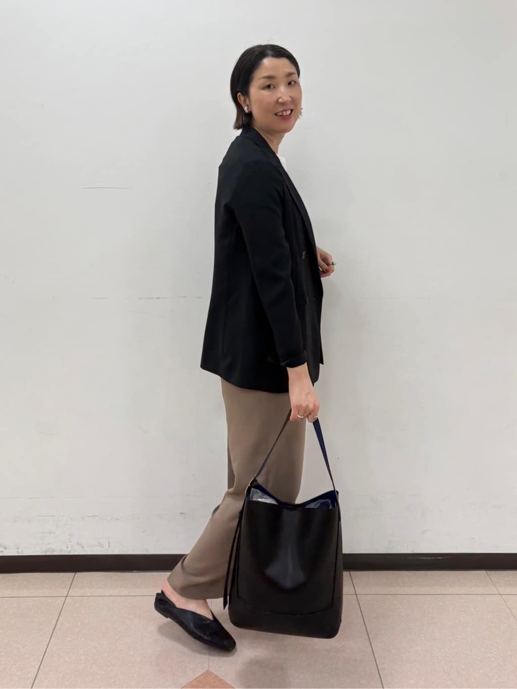 yuriさんの「INDIVI｜【着心地◎！】タックワイドパンツ」を使ったコーディネート