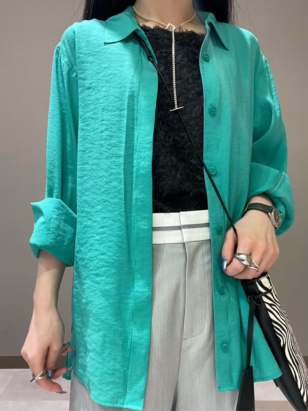 KEIKOさんの「INDIVI｜【体型カバー／清涼感】シアーオーバーシャツ」を使ったコーディネート