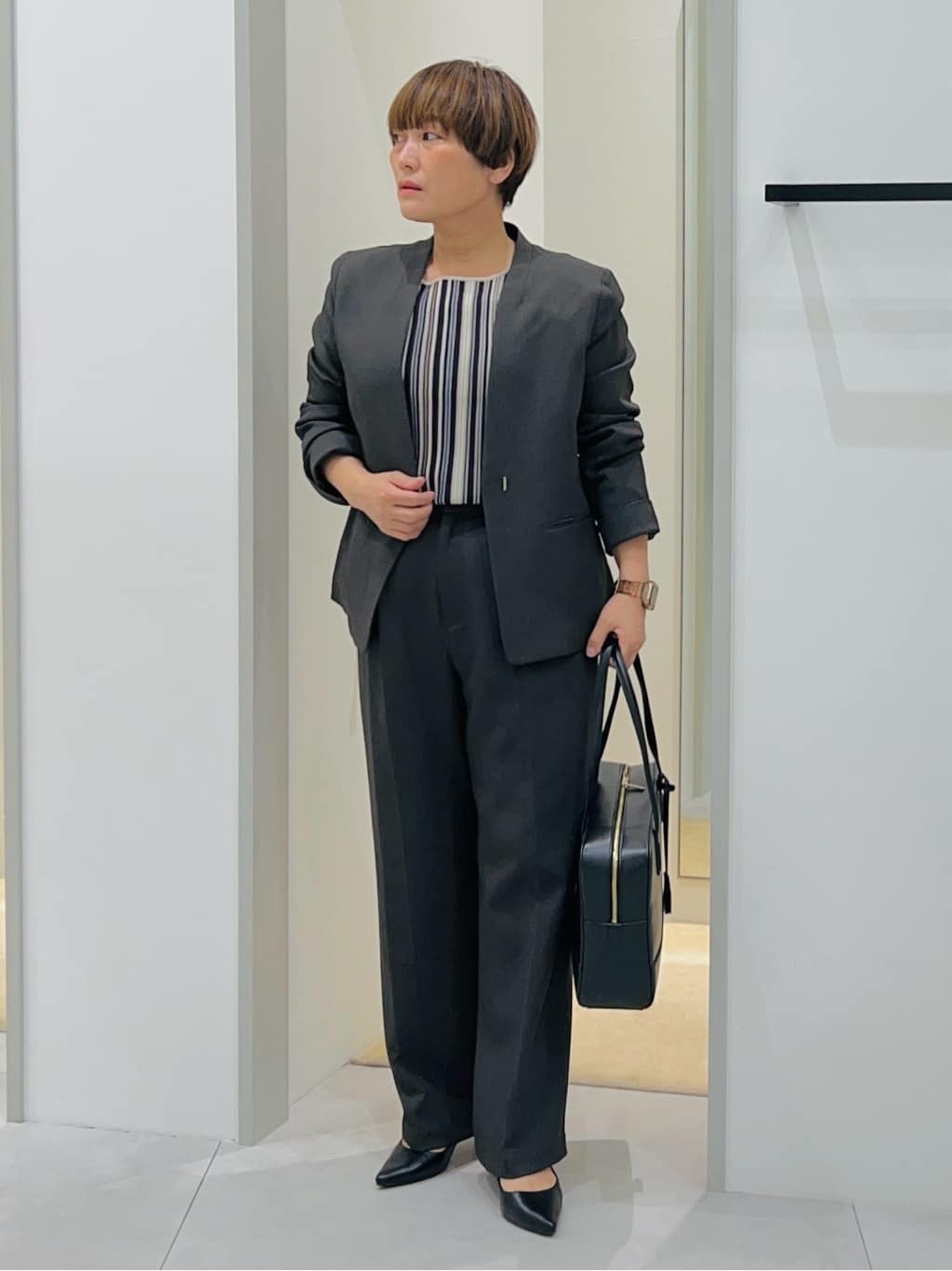 タナさんの「THE SHOP TK｜ビジネスノーカラージャケット【セットアップ可/洗える】/CAVIANシリーズ」を使ったコーディネート